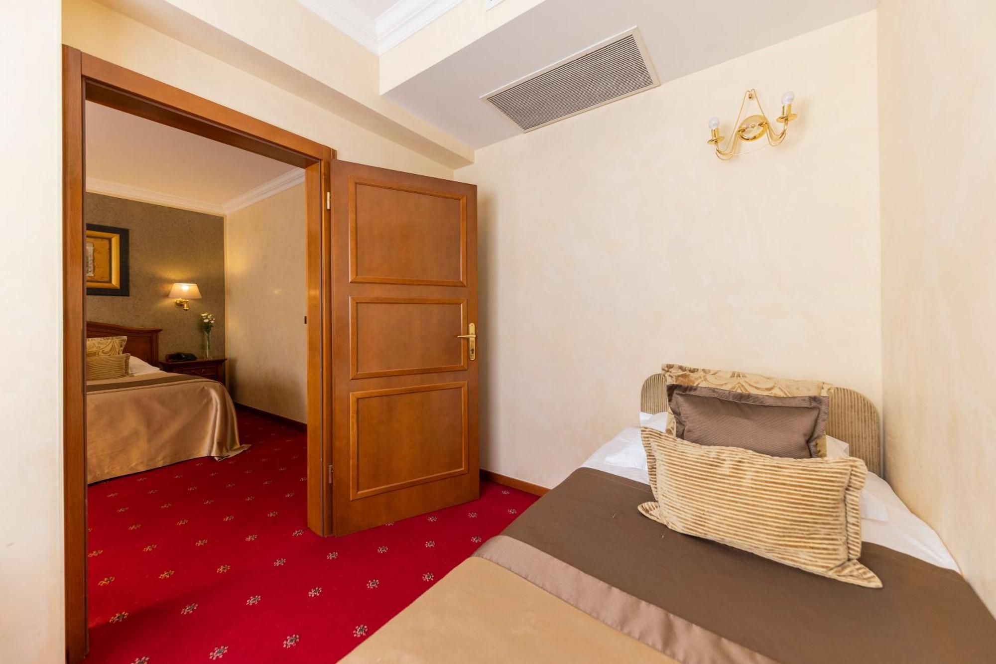 Hotel Niko Zadar Ngoại thất bức ảnh